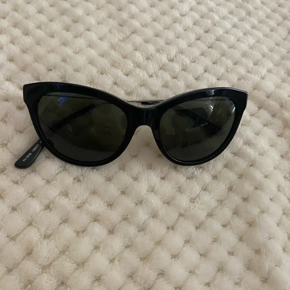 Tory Burch | Accessories | Tory Burch Cat Eye Sunglasses  display picture 2